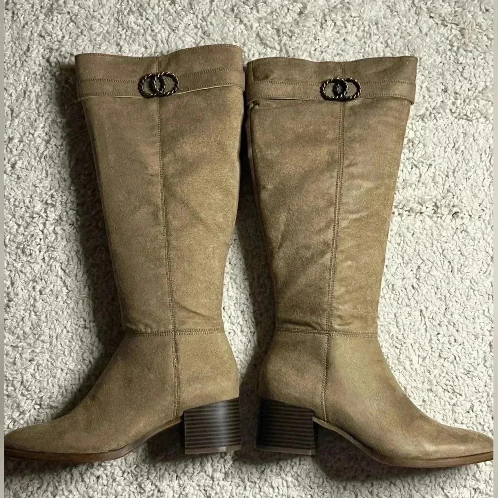 Women’s Size 7.5 Life Stride Daring Knee High Boots NEW